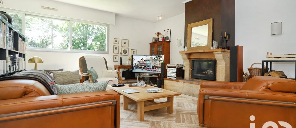 Demeure 10 pièces de 315 m² à Chavagne (35310)