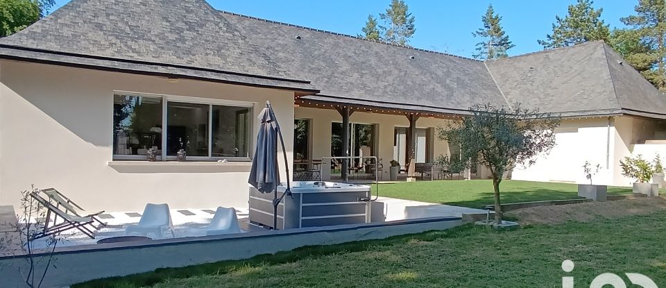 Demeure 10 pièces de 315 m² à Chavagne (35310)