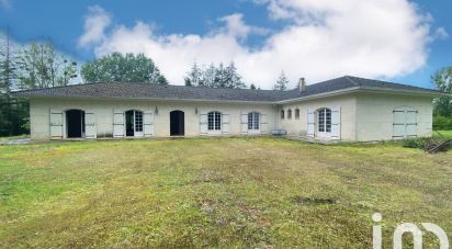Architectural house 8 rooms of 244 m² in Garat (16410)