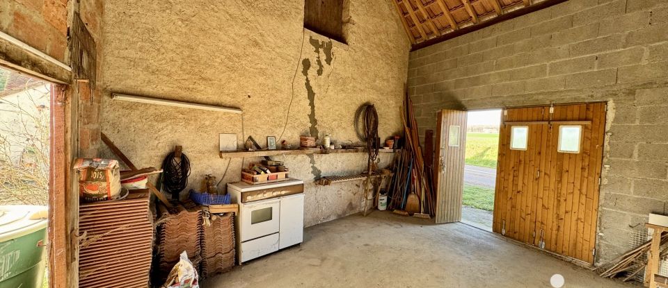 Maison rustique 3 pièces de 54 m² à Sainte-Colombe-des-Bois (58220)