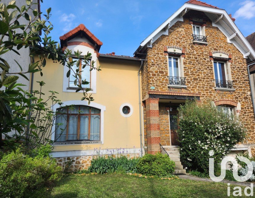 House 9 rooms of 220 m² in Rosny-sous-Bois (93110)