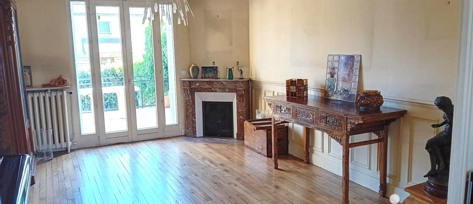 House 9 rooms of 220 m² in Rosny-sous-Bois (93110)