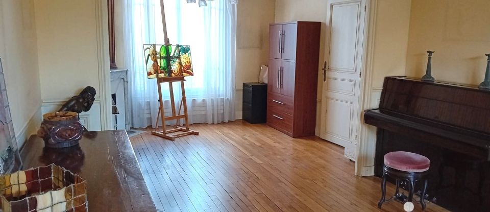 House 9 rooms of 220 m² in Rosny-sous-Bois (93110)