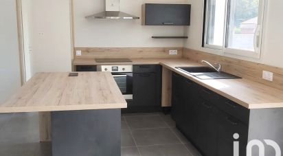 Pavilion 5 rooms of 112 m² in Fontenay-le-Comte (85200)