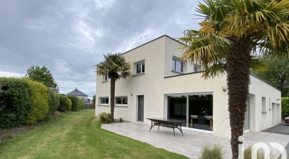 House 7 rooms of 148 m² in Landéhen (22400)
