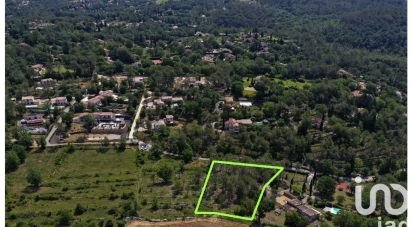 Land of 5,100 m² in Saint-Paul-en-Forêt (83440)