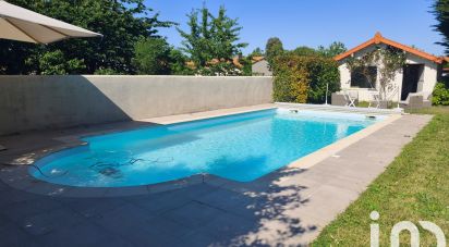 Architectural house 6 rooms of 180 m² in Aiffres (79230)
