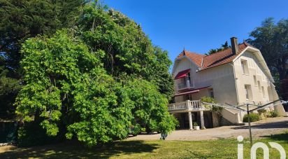 Architectural house 6 rooms of 180 m² in Aiffres (79230)