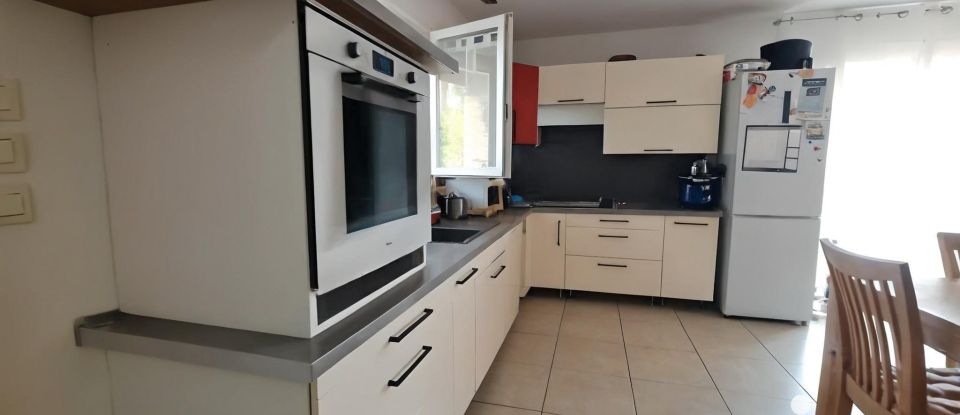 House 4 rooms of 80 m² in Lézignan-Corbières (11200)