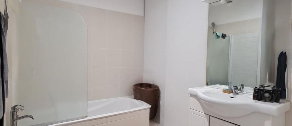 House 4 rooms of 80 m² in Lézignan-Corbières (11200)
