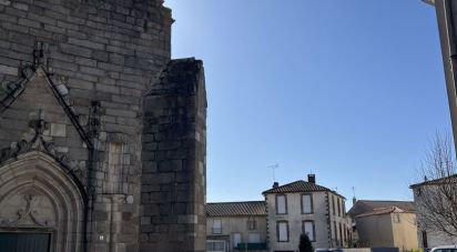 Retail property of 271 m² in Pouzauges (85700)