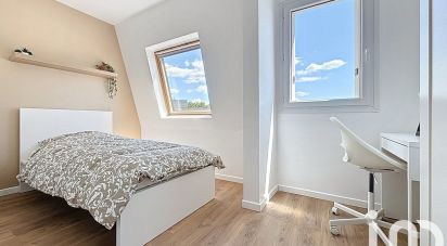 Appartement 6 pièces de 77 m² à Évry (91000)
