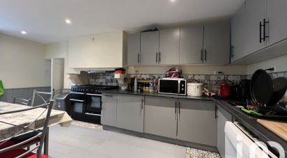 Maison 3 pièces de 84 m² à - (79160)