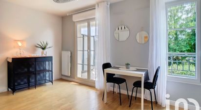 Apartment 1 room of 32 m² in Saint-Cyr-l'École (78210)