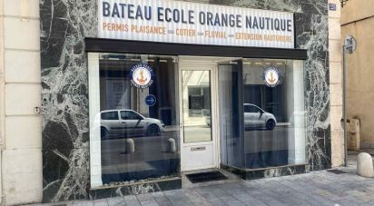 Local d'activités de 59 m² à Orange (84100)