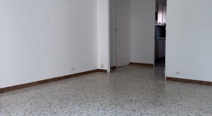 Apartment 3 rooms of 63 m² in Hyères (83400)