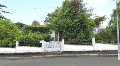 Townhouse 7 rooms of 127 m² in Saint-Jean-d'Angély (17400)