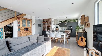Maison traditionnelle 4 pièces de 95 m² à Étercy (74150)